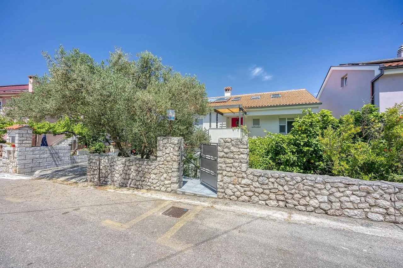 Enolabee Harbour View Apartment - Happy Rentals Mali Lošinj