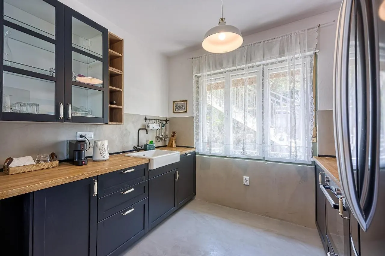 Enolabee Harbour View Apartment - Happy Rentals Mali Lošinj Croaţia