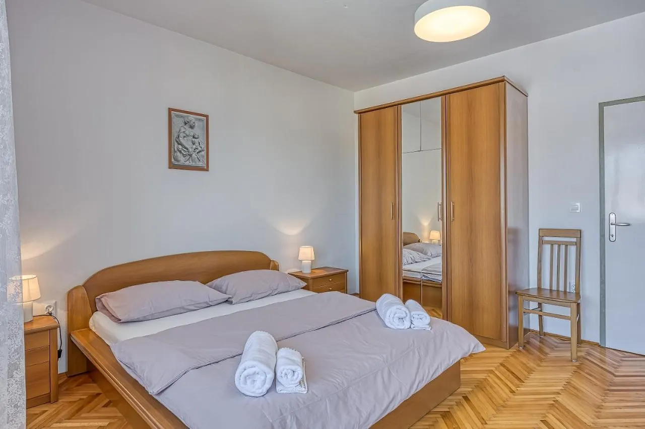 Enolabee Harbour View Apartment - Happy Rentals Mali Lošinj Croaţia