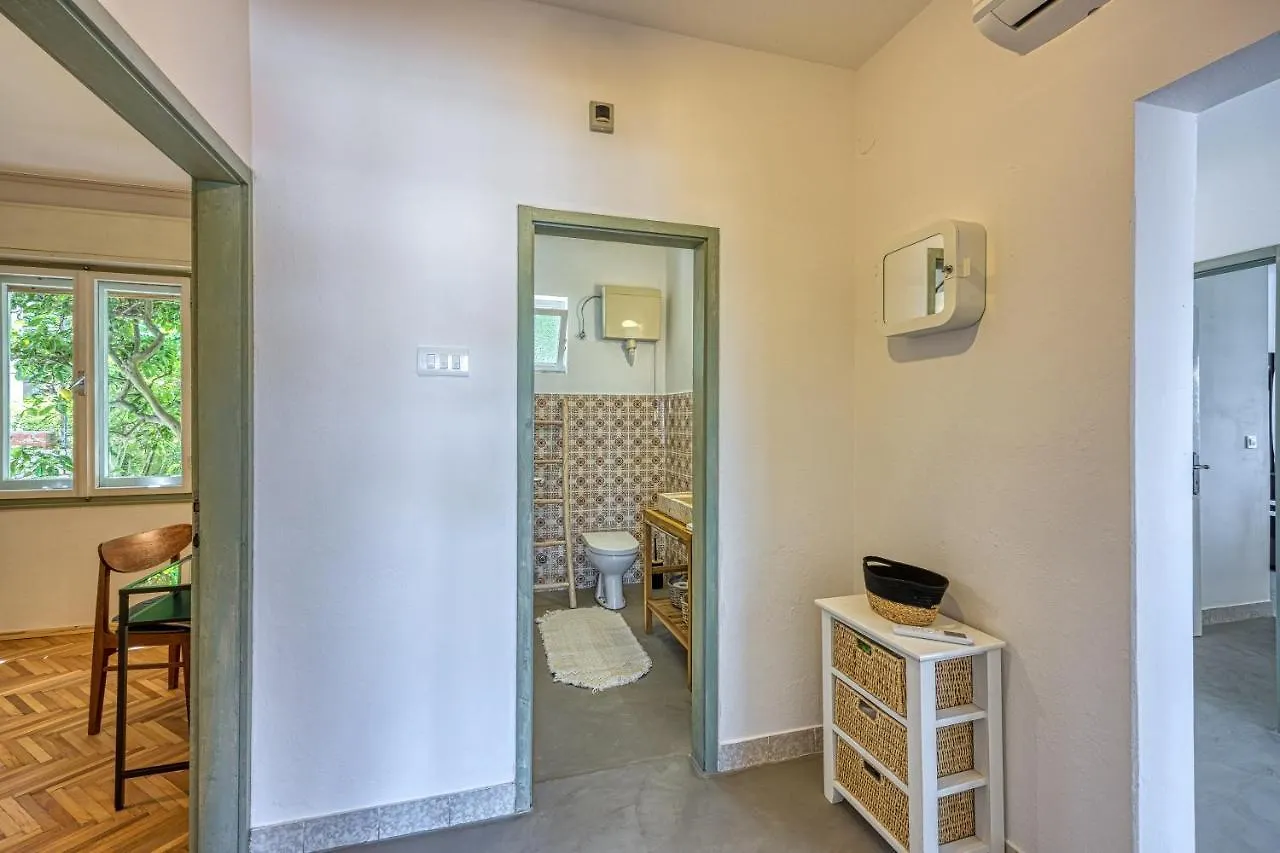 Enolabee Harbour View Apartment - Happy Rentals Mali Lošinj