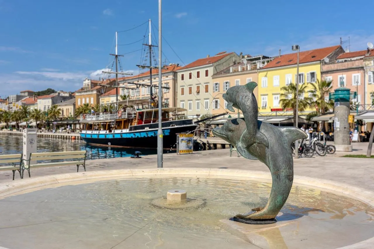 Enolabee Harbour View Apartment - Happy Rentals Mali Lošinj