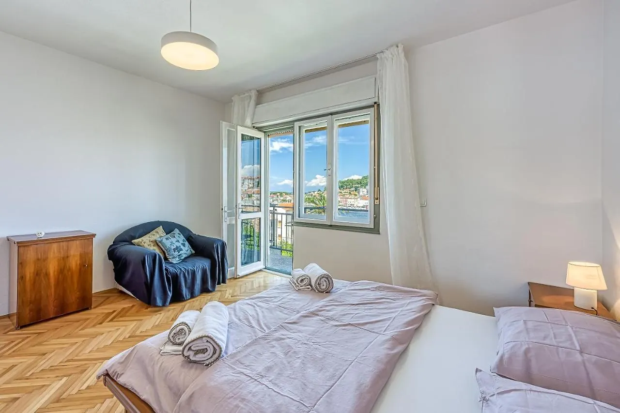 Enolabee Harbour View Apartment - Happy Rentals Mali Lošinj