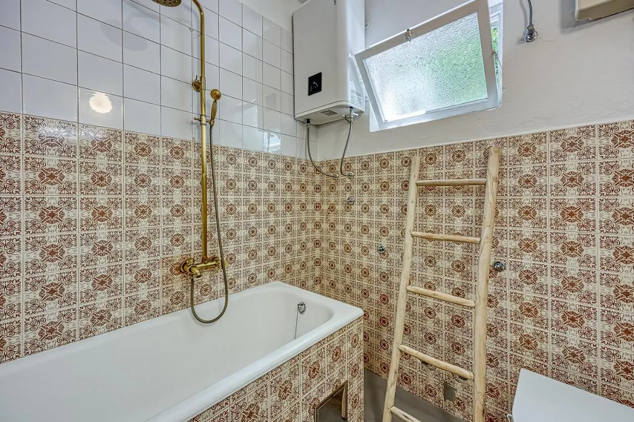 Enolabee Harbour View Apartment - Happy Rentals Mali Lošinj