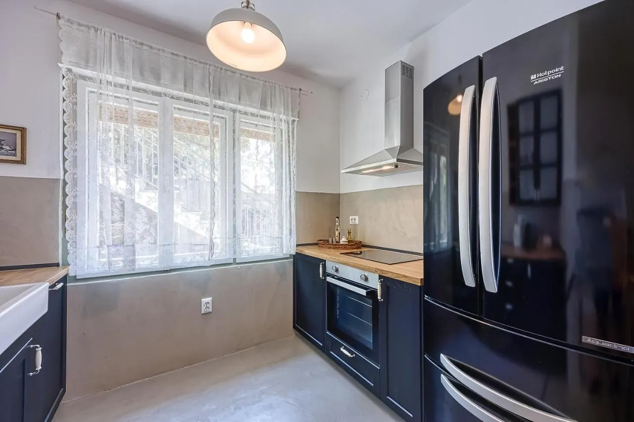 Enolabee Harbour View Apartment - Happy Rentals Mali Lošinj