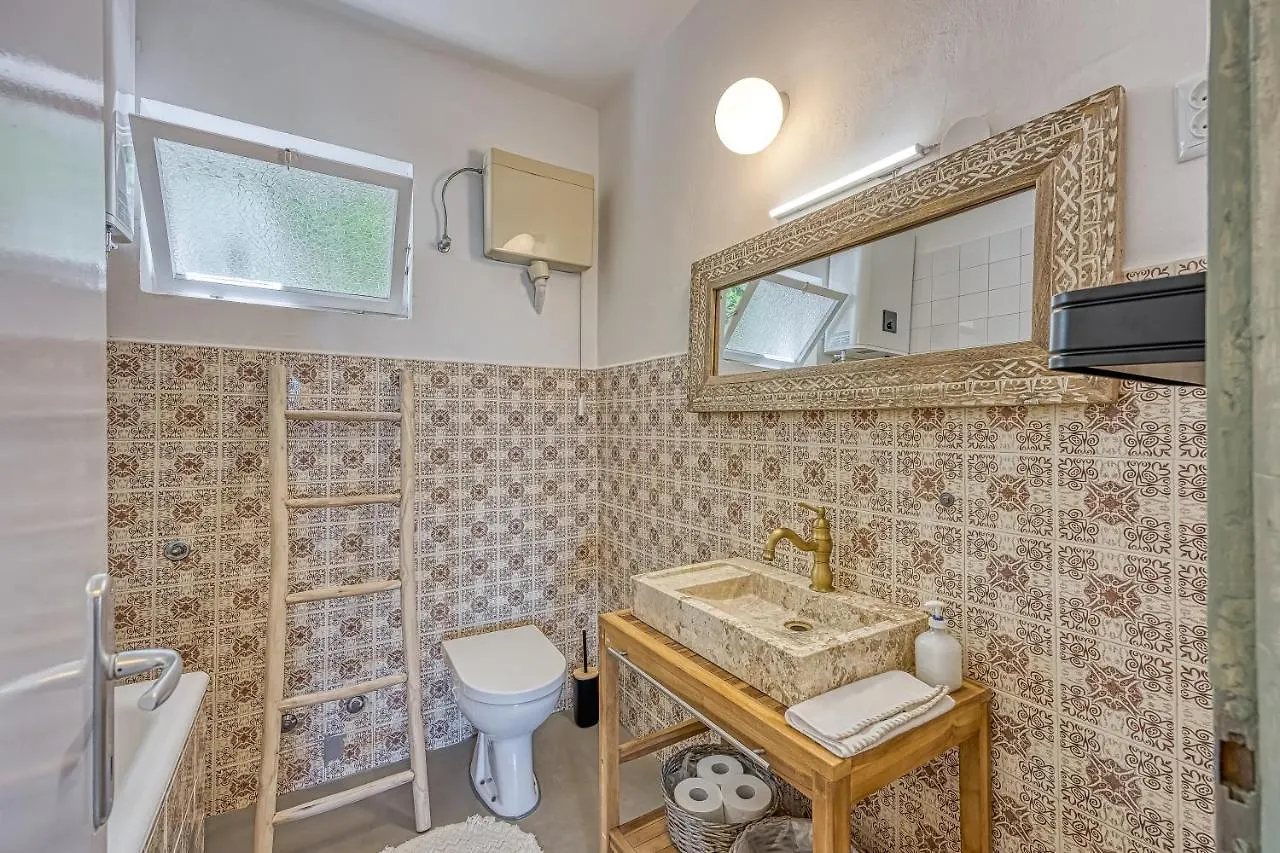 Enolabee Harbour View Apartment - Happy Rentals Mali Lošinj